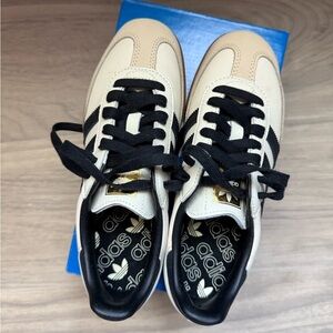 Adidas Cream and Black Casual Sneakers